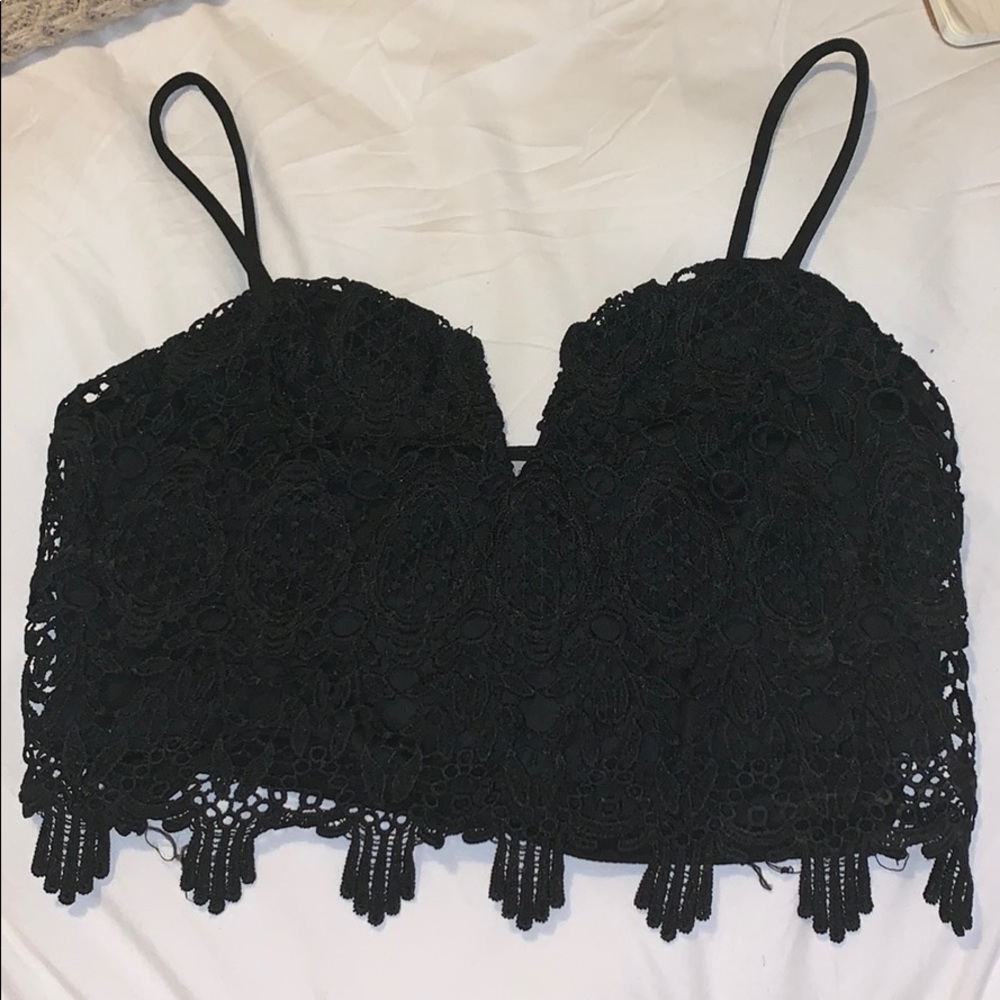 Black laced V-neck crop top
